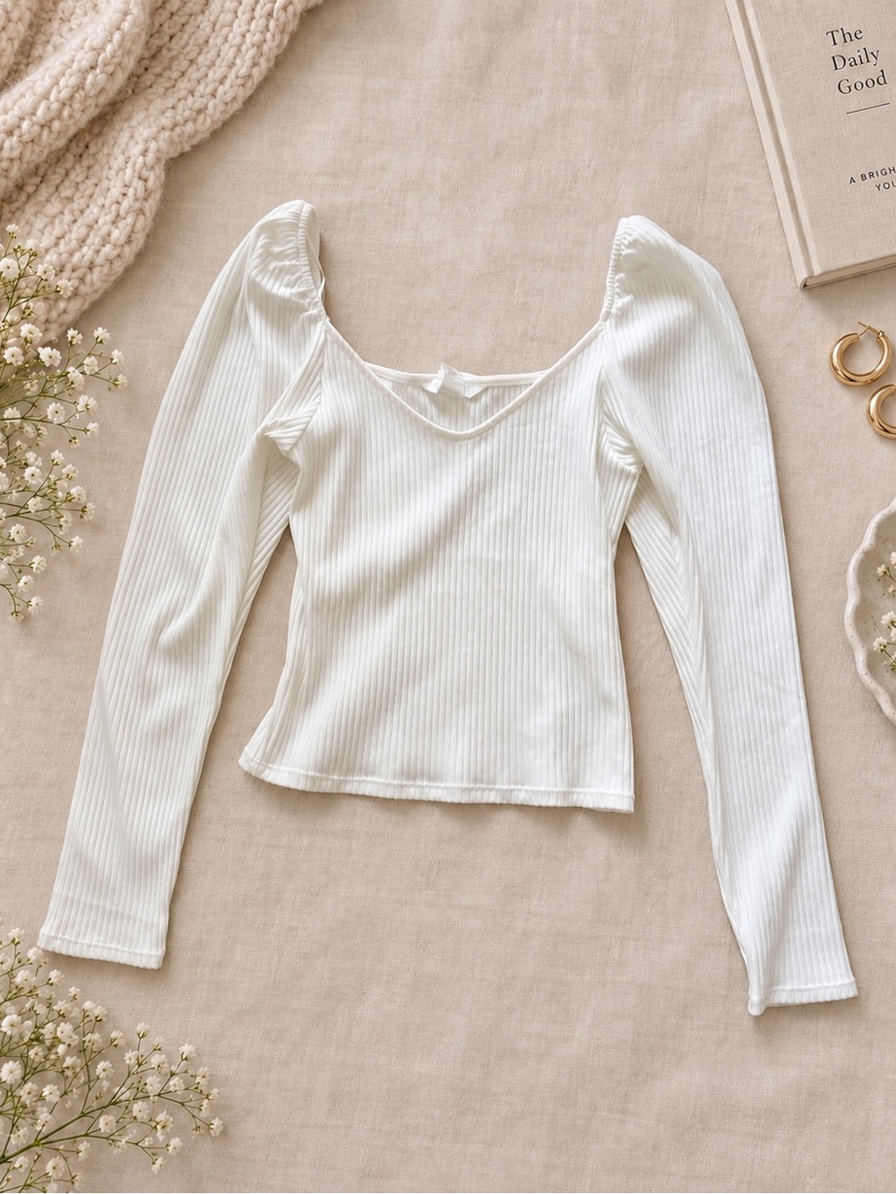 H&M White Ribbed V-Neck Top — Size M, NWT